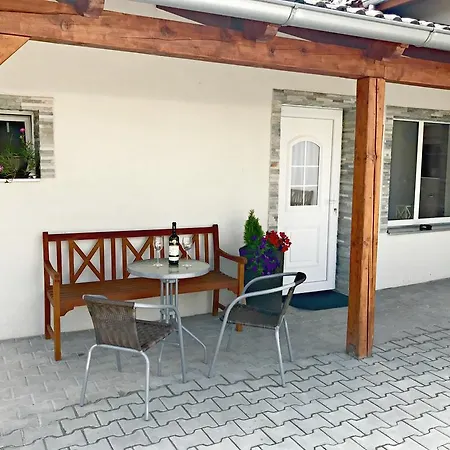 Apartmany U Orecha Boretice Exterior photo