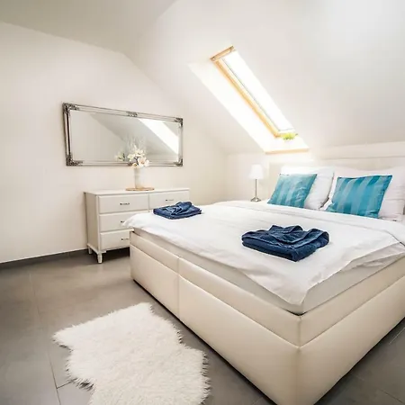 Apartmany U Orecha Boretice Exterior photo
